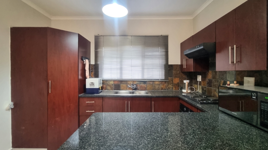 2 Bedroom Property for Sale in Sonheuwel Mpumalanga