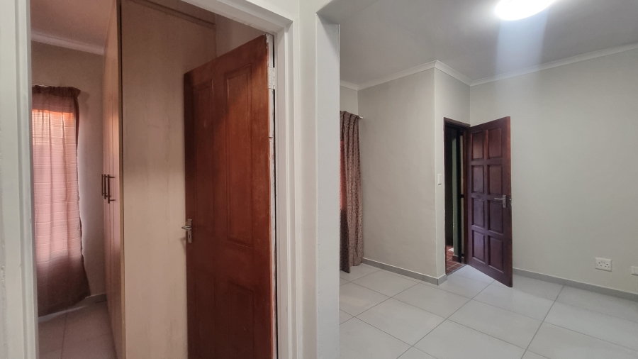 2 Bedroom Property for Sale in Sonheuwel Mpumalanga