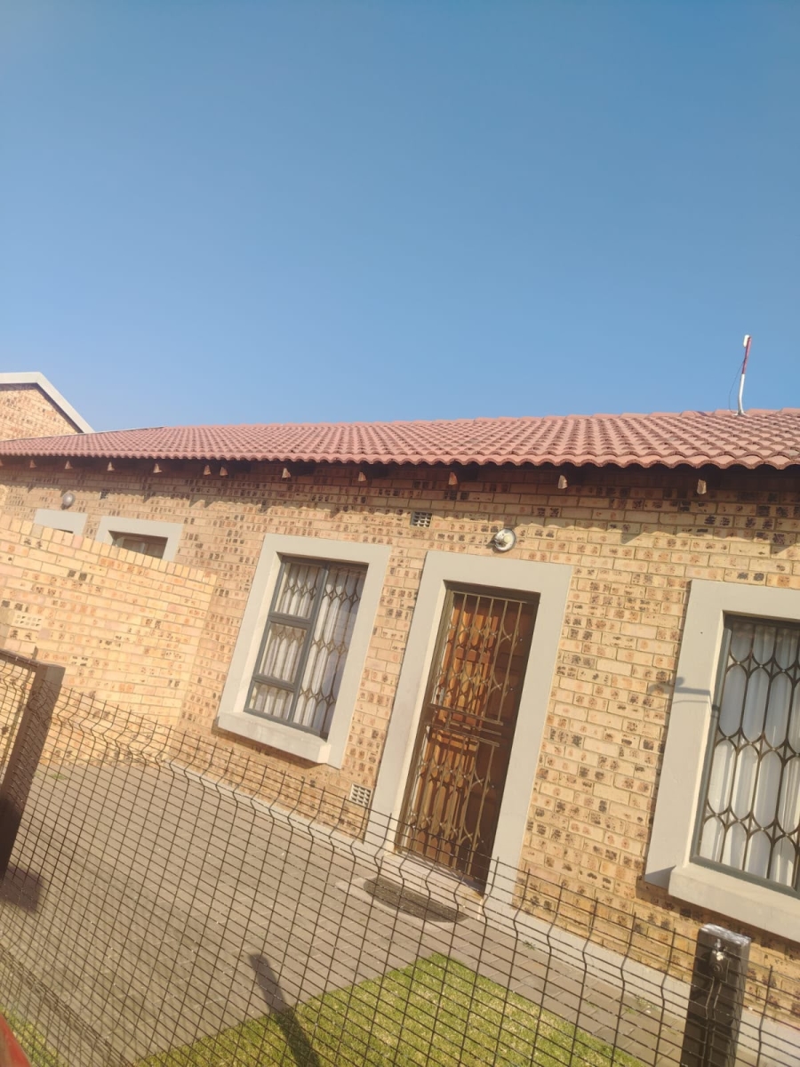 To Let 3 Bedroom Property for Rent in Terra Nova Mpumalanga
