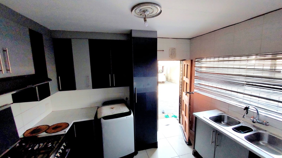5 Bedroom Property for Sale in Kinross Mpumalanga