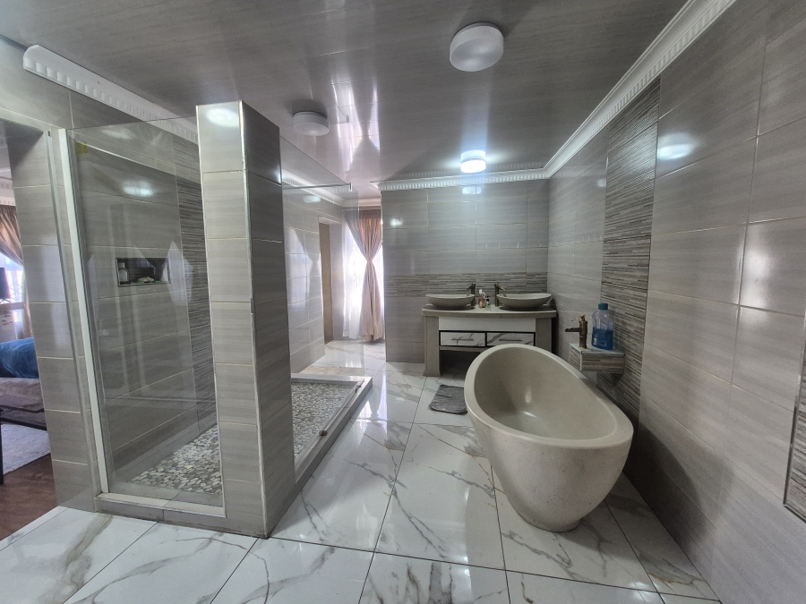 5 Bedroom Property for Sale in Kinross Mpumalanga