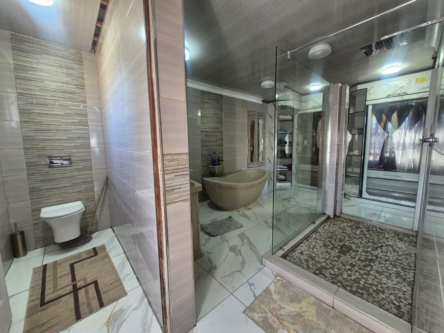 5 Bedroom Property for Sale in Kinross Mpumalanga