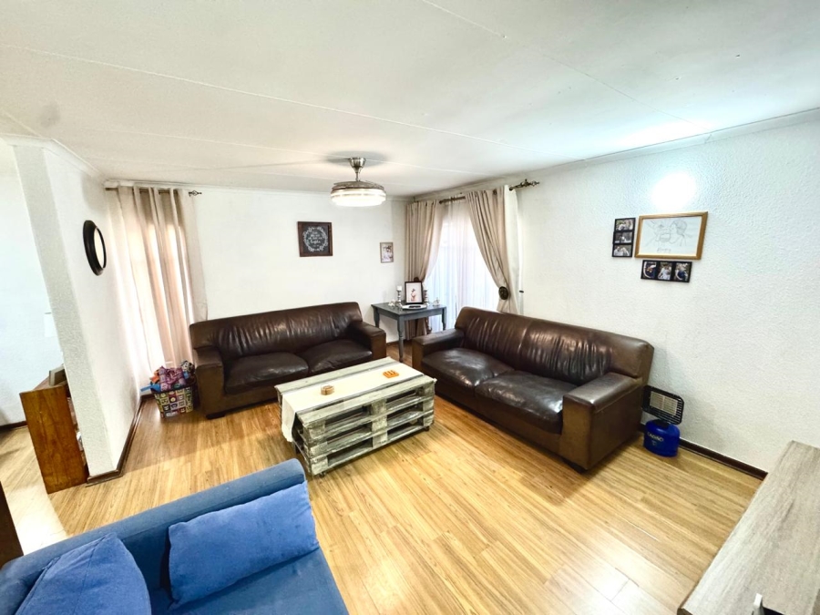 5 Bedroom Property for Sale in Secunda Mpumalanga