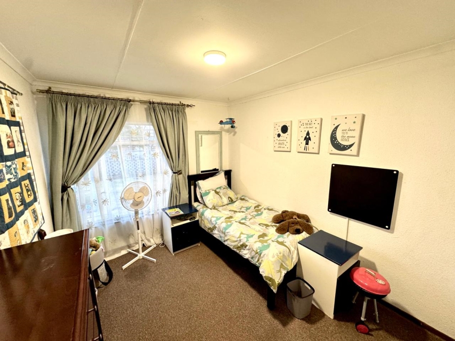5 Bedroom Property for Sale in Secunda Mpumalanga