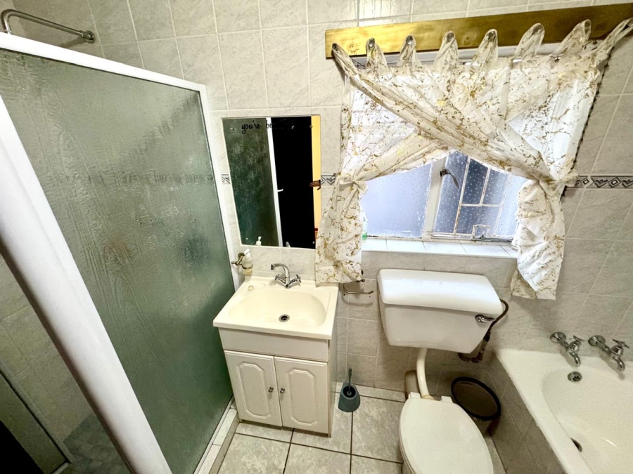 5 Bedroom Property for Sale in Secunda Mpumalanga