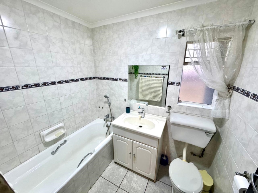 5 Bedroom Property for Sale in Secunda Mpumalanga