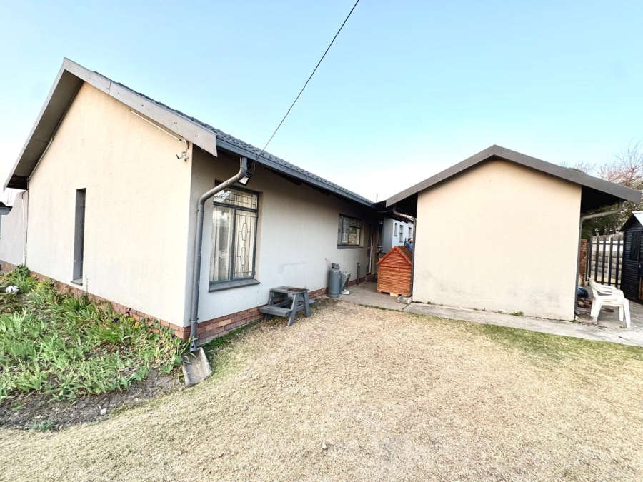 5 Bedroom Property for Sale in Secunda Mpumalanga