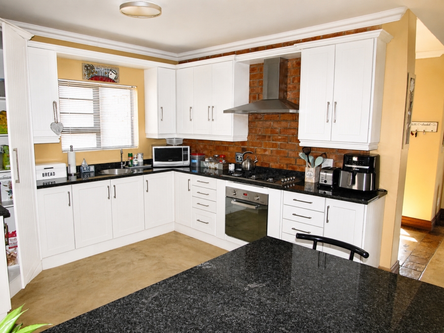 4 Bedroom Property for Sale in Sonheuwel Ext 1 Mpumalanga