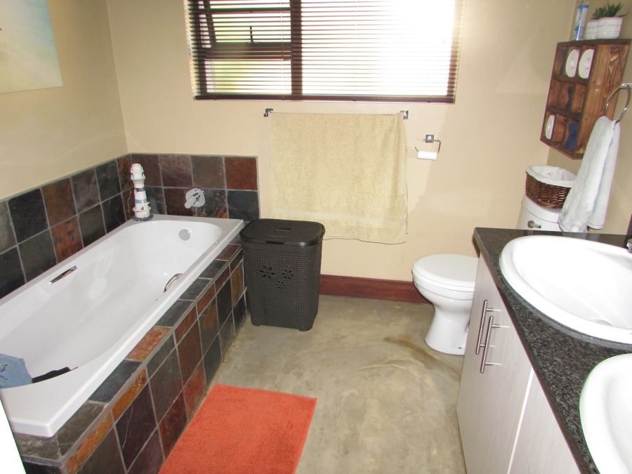 4 Bedroom Property for Sale in Sonheuwel Ext 1 Mpumalanga