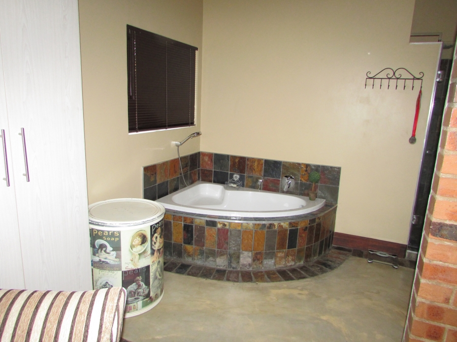 4 Bedroom Property for Sale in Sonheuwel Ext 1 Mpumalanga
