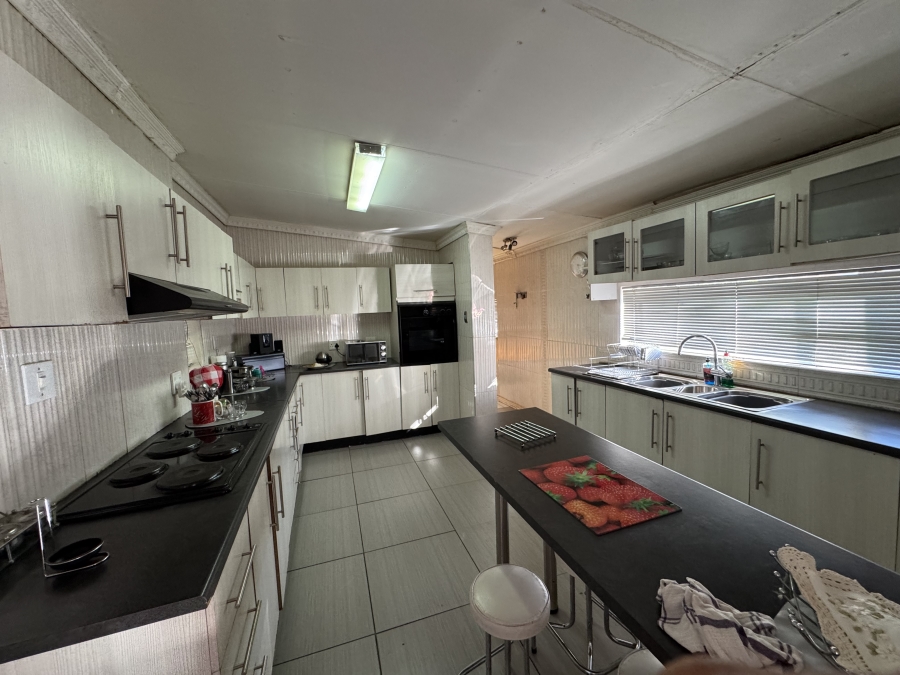 5 Bedroom Property for Sale in Barberton Mpumalanga