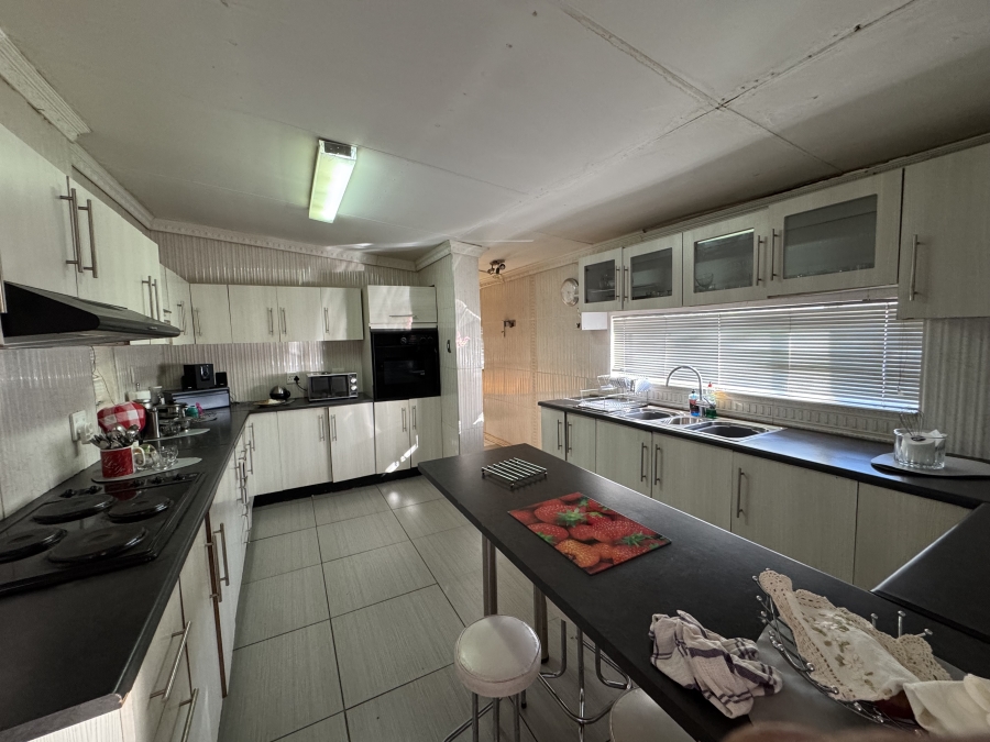 5 Bedroom Property for Sale in Barberton Mpumalanga