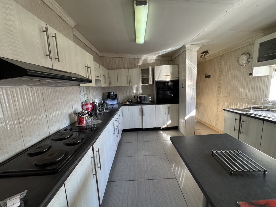 5 Bedroom Property for Sale in Barberton Mpumalanga
