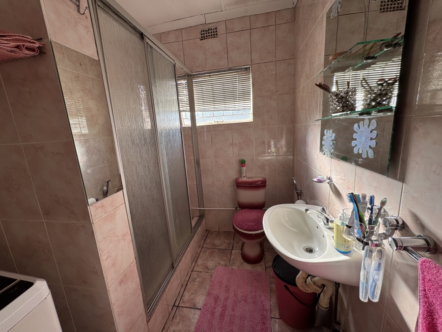 5 Bedroom Property for Sale in Barberton Mpumalanga