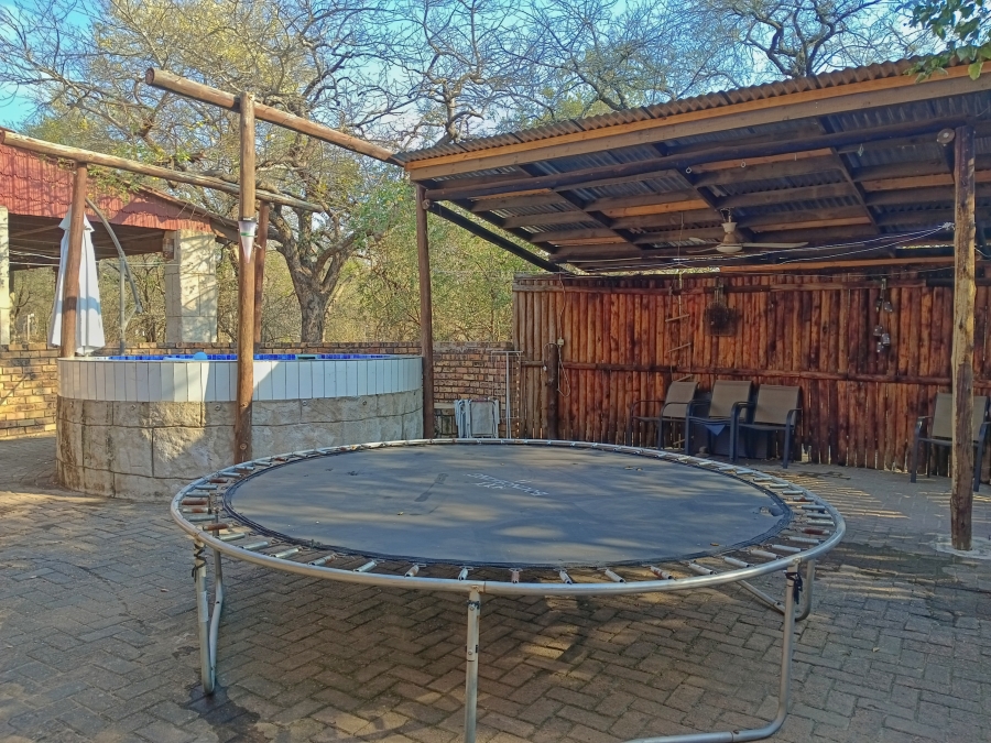 5 Bedroom Property for Sale in Marloth Park Mpumalanga