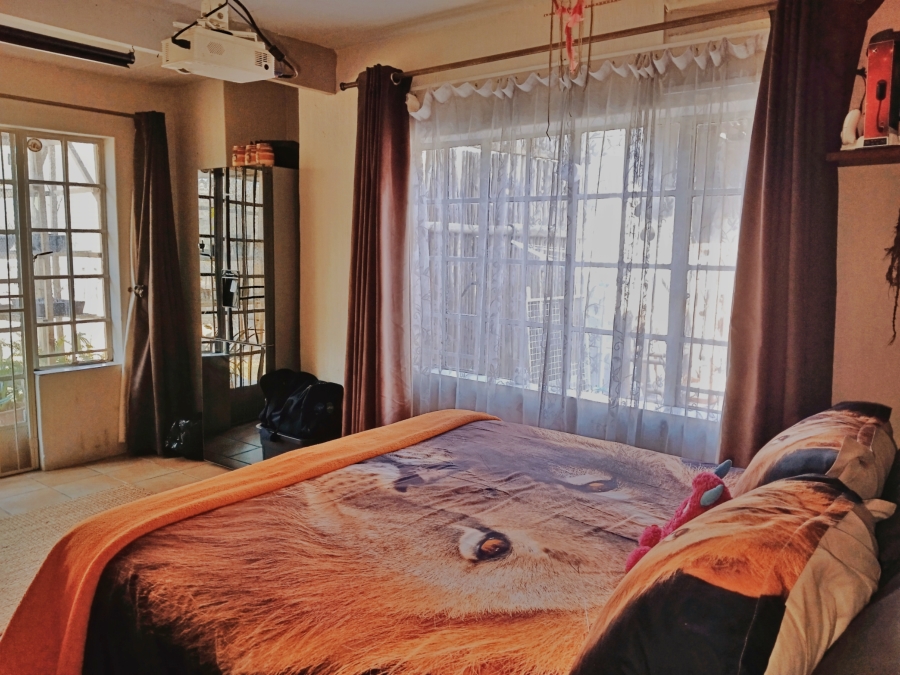 5 Bedroom Property for Sale in Marloth Park Mpumalanga