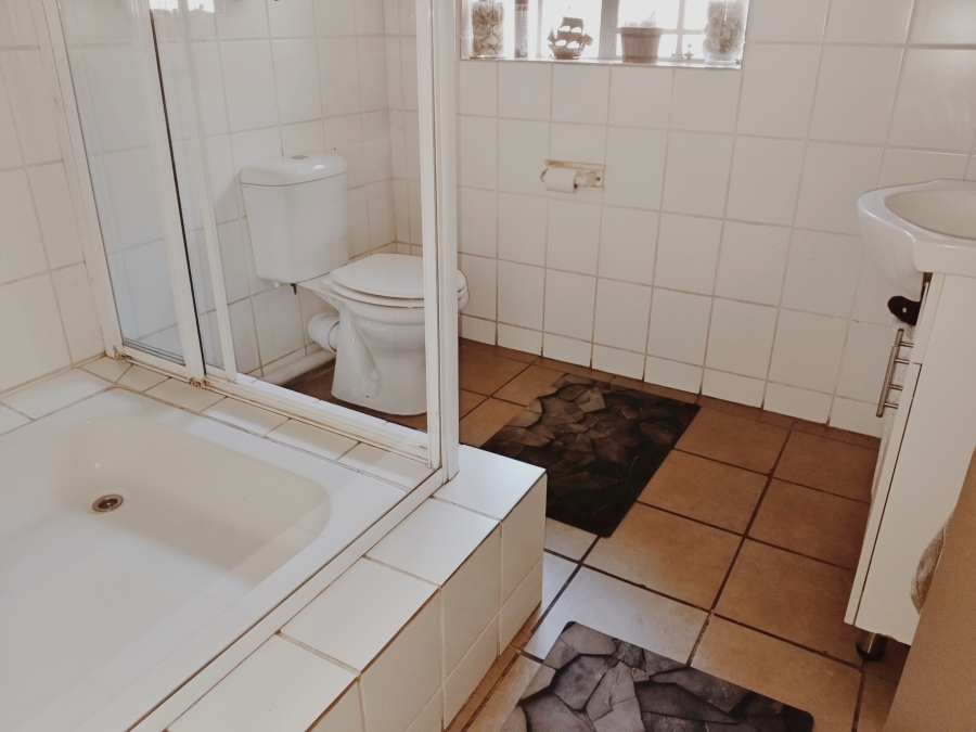 5 Bedroom Property for Sale in Marloth Park Mpumalanga