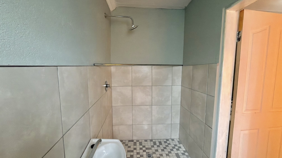 1 Bedroom Property for Sale in Kanyamazane Mpumalanga