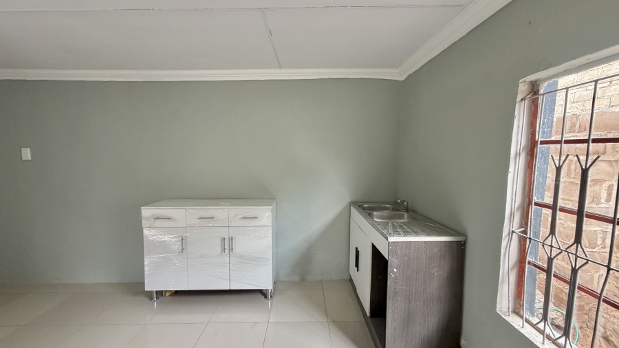 1 Bedroom Property for Sale in Kanyamazane Mpumalanga