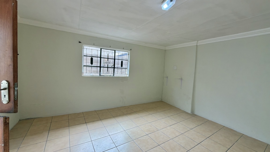 1 Bedroom Property for Sale in Kanyamazane Mpumalanga