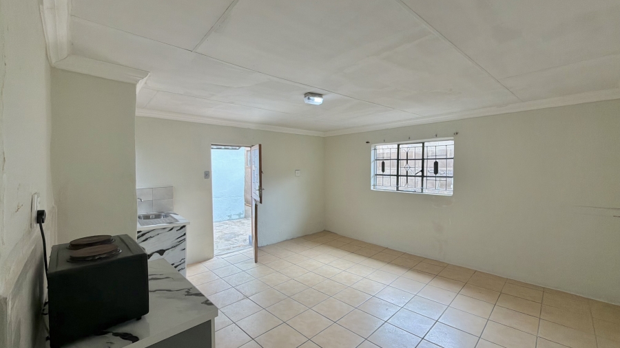 1 Bedroom Property for Sale in Kanyamazane Mpumalanga