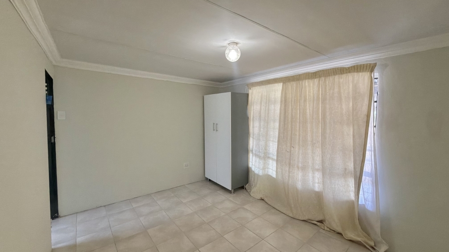 1 Bedroom Property for Sale in Kanyamazane Mpumalanga