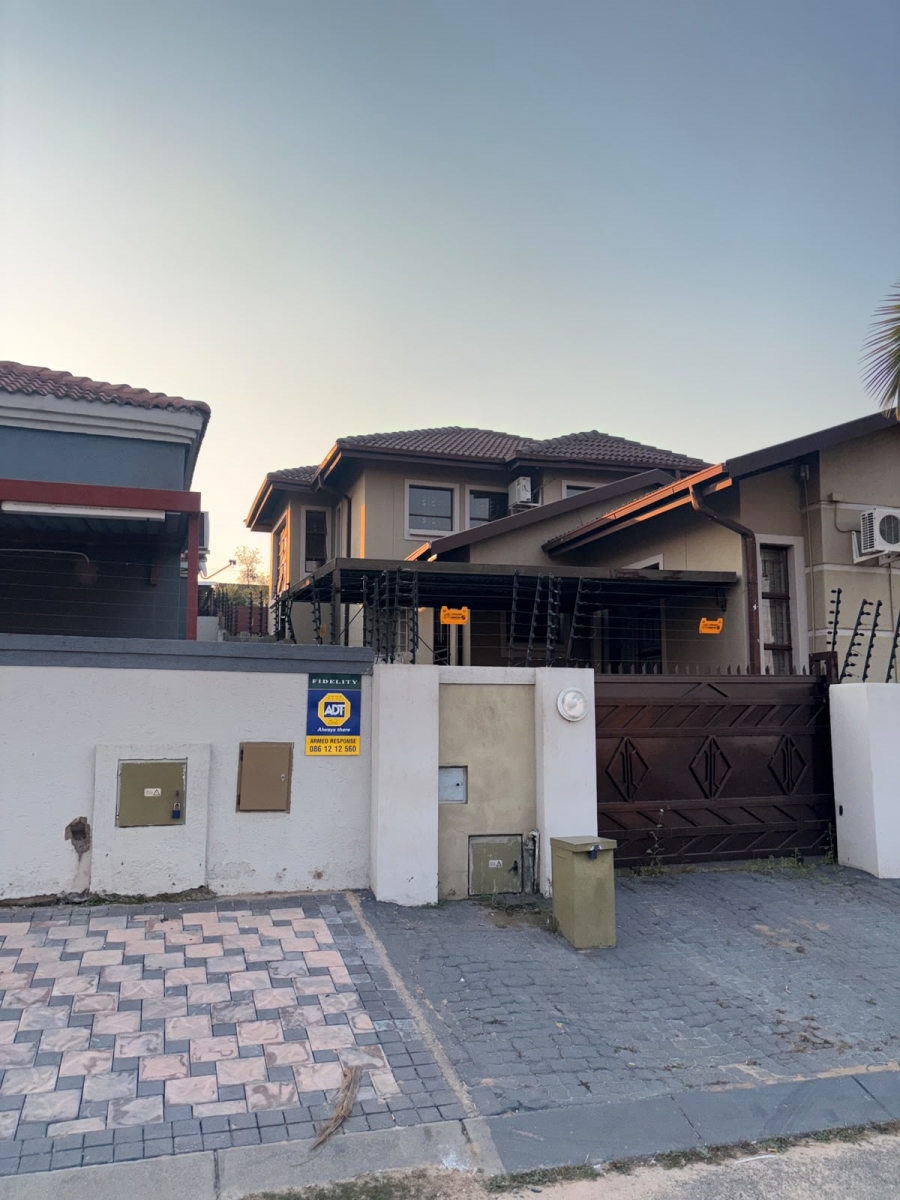 To Let 5 Bedroom Property for Rent in Kamagugu Mpumalanga
