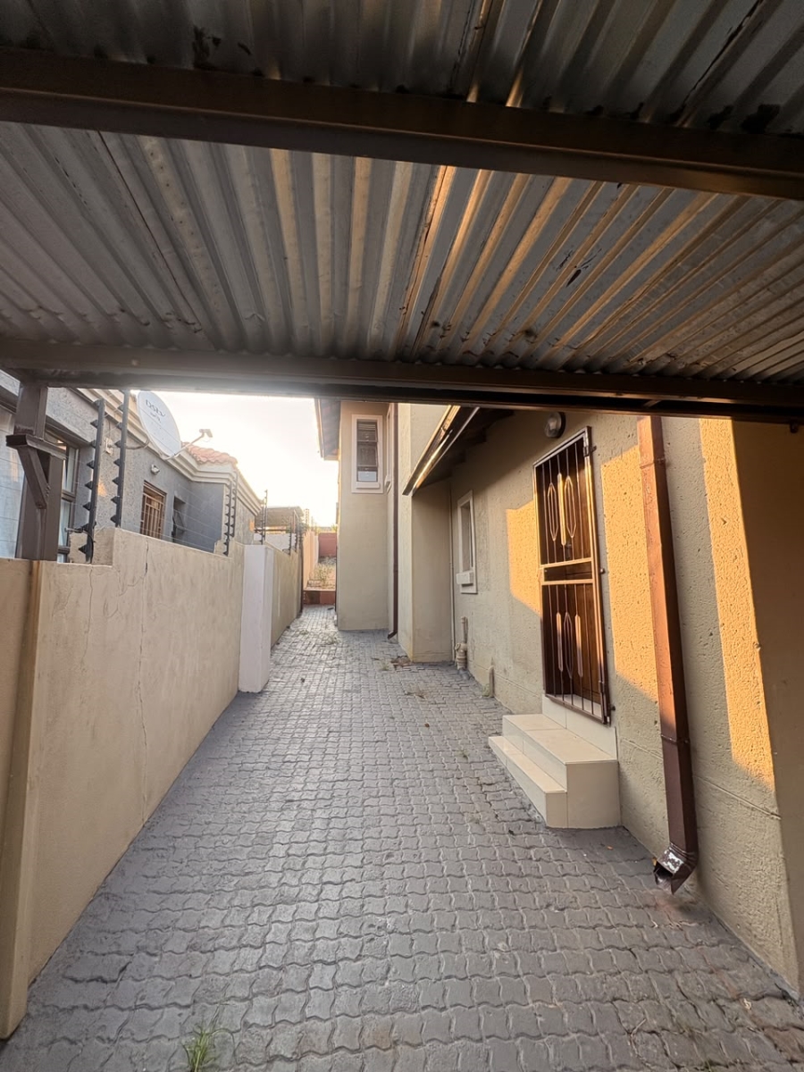 To Let 5 Bedroom Property for Rent in Kamagugu Mpumalanga