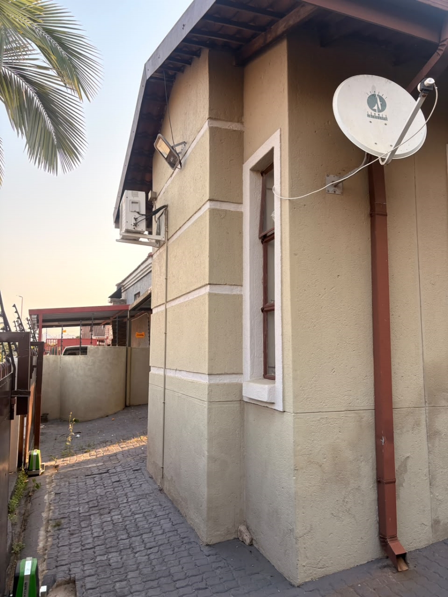 To Let 5 Bedroom Property for Rent in Kamagugu Mpumalanga