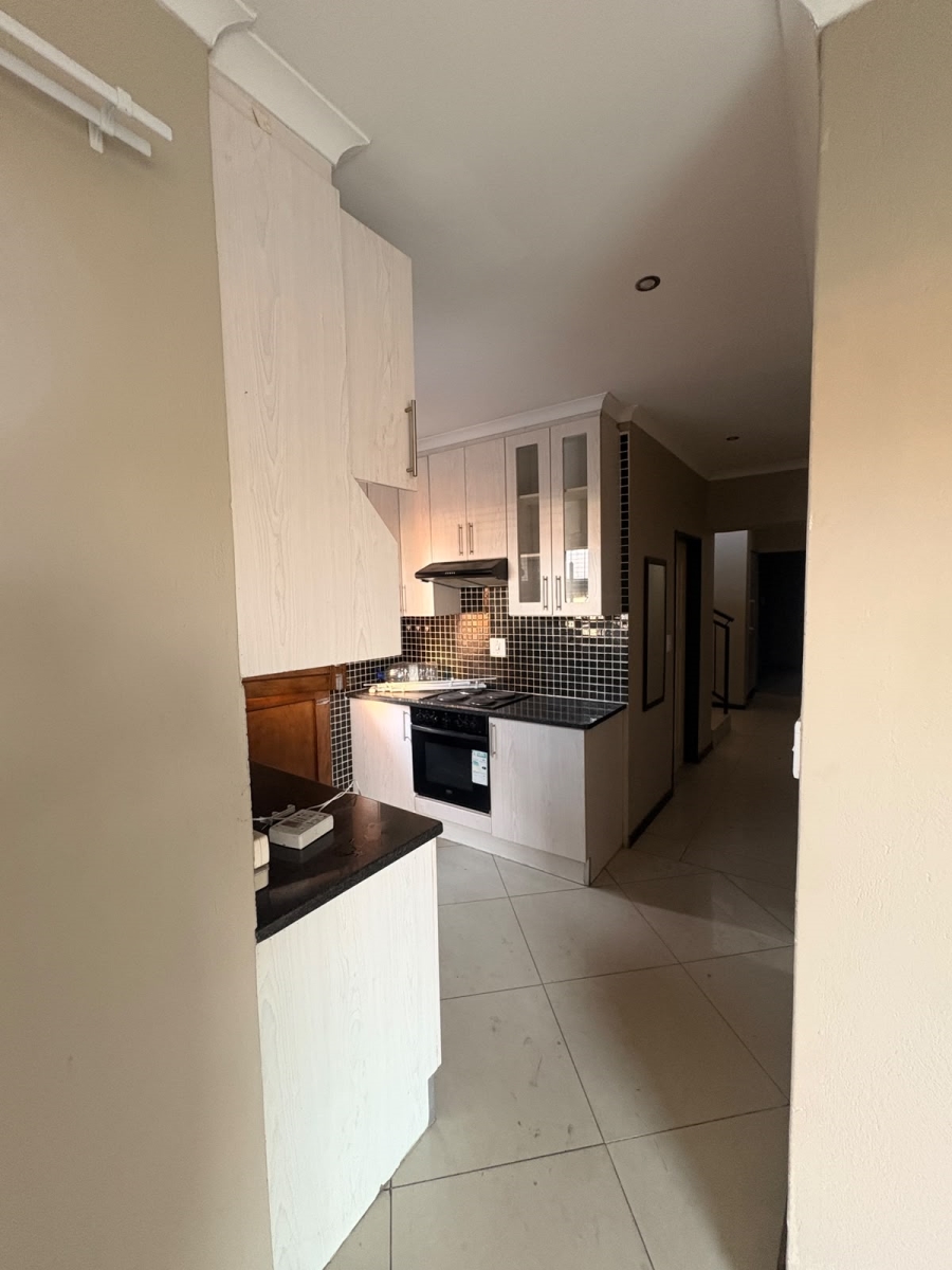 To Let 5 Bedroom Property for Rent in Kamagugu Mpumalanga