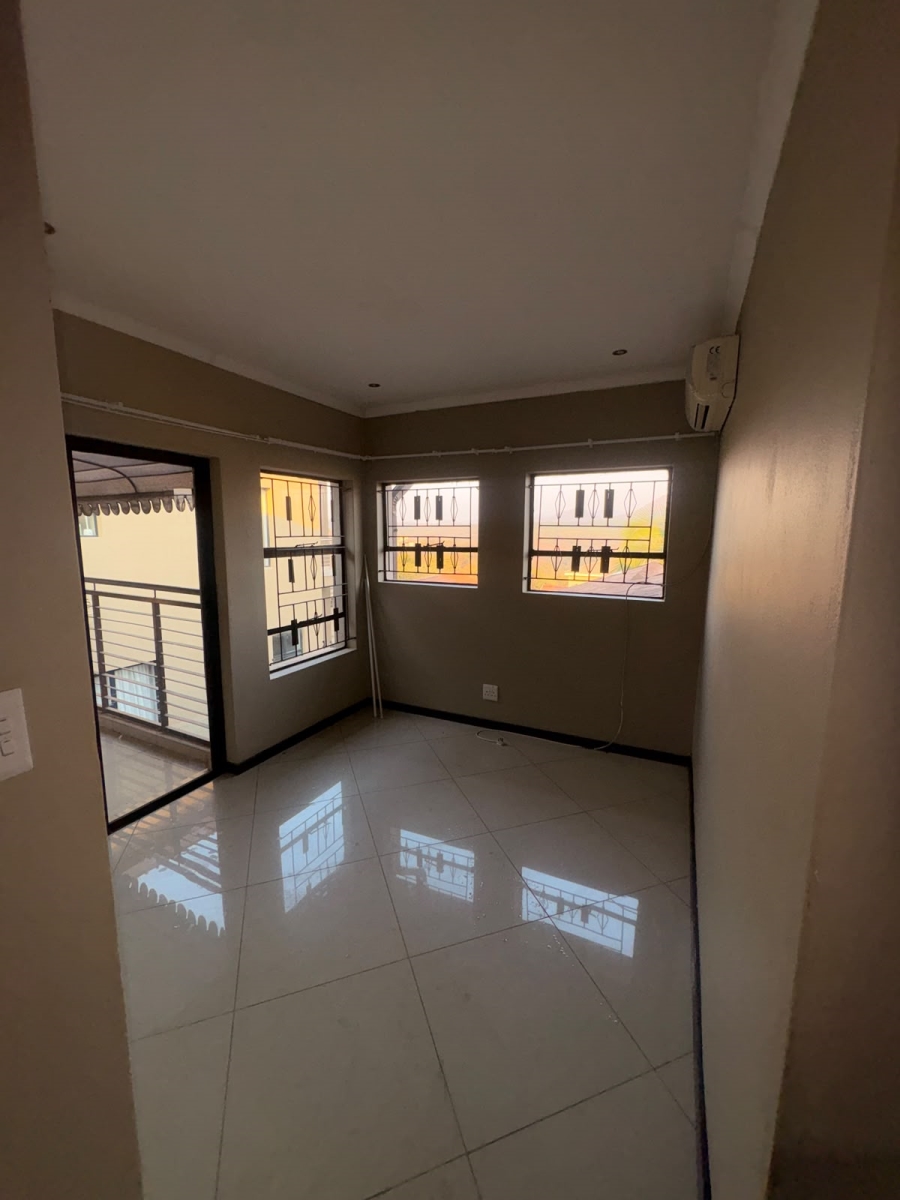 To Let 5 Bedroom Property for Rent in Kamagugu Mpumalanga