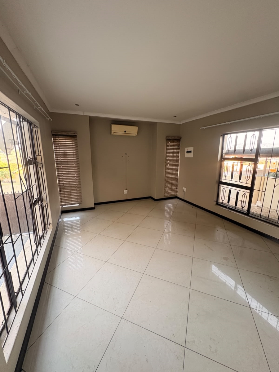 To Let 5 Bedroom Property for Rent in Kamagugu Mpumalanga