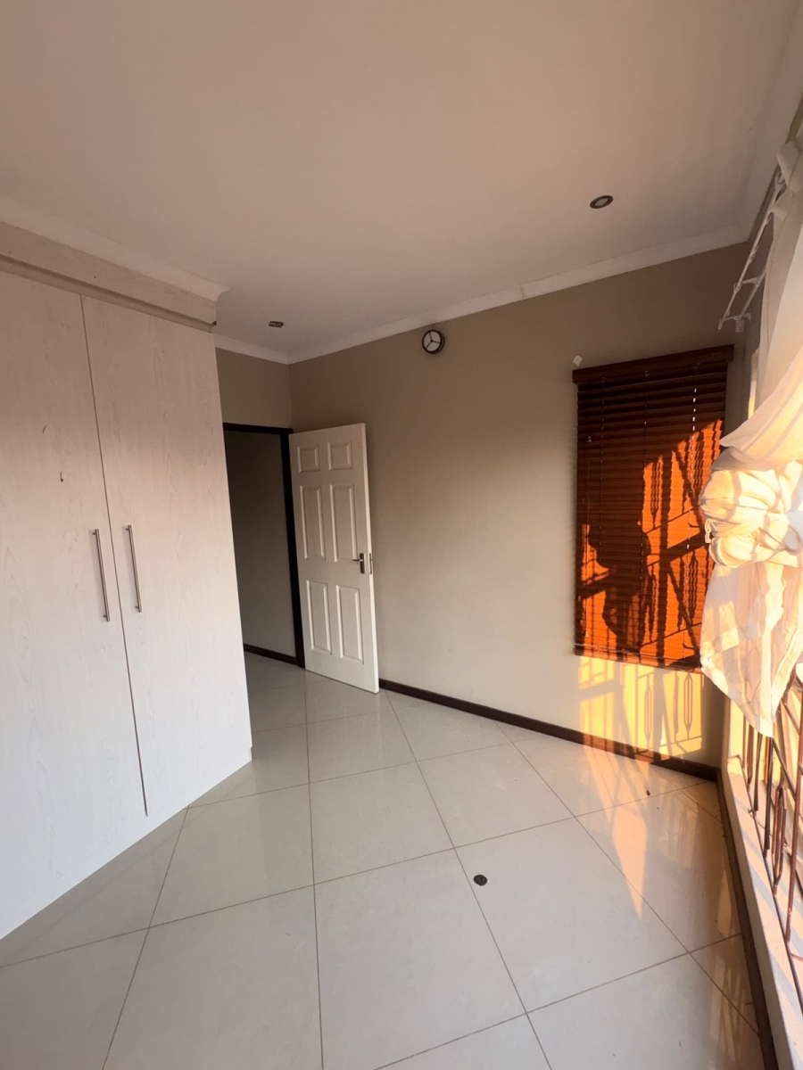 To Let 5 Bedroom Property for Rent in Kamagugu Mpumalanga