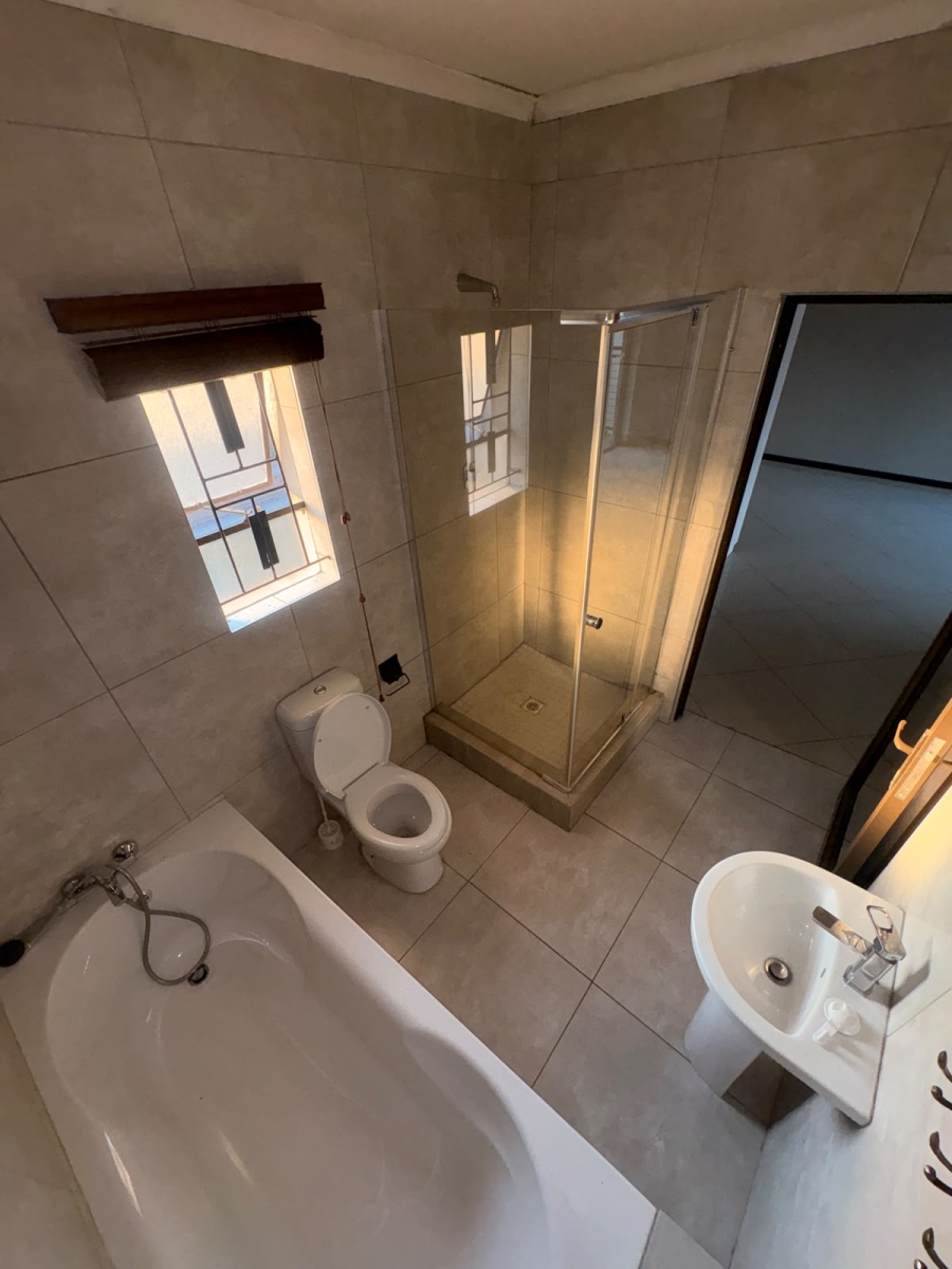 To Let 5 Bedroom Property for Rent in Kamagugu Mpumalanga
