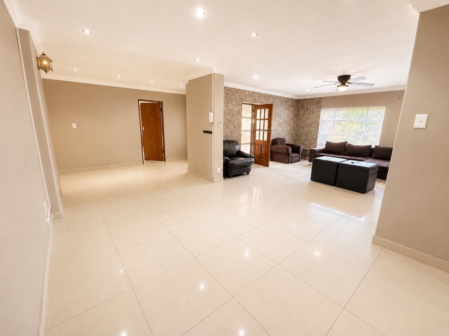 To Let 4 Bedroom Property for Rent in Cosmosrand Mpumalanga