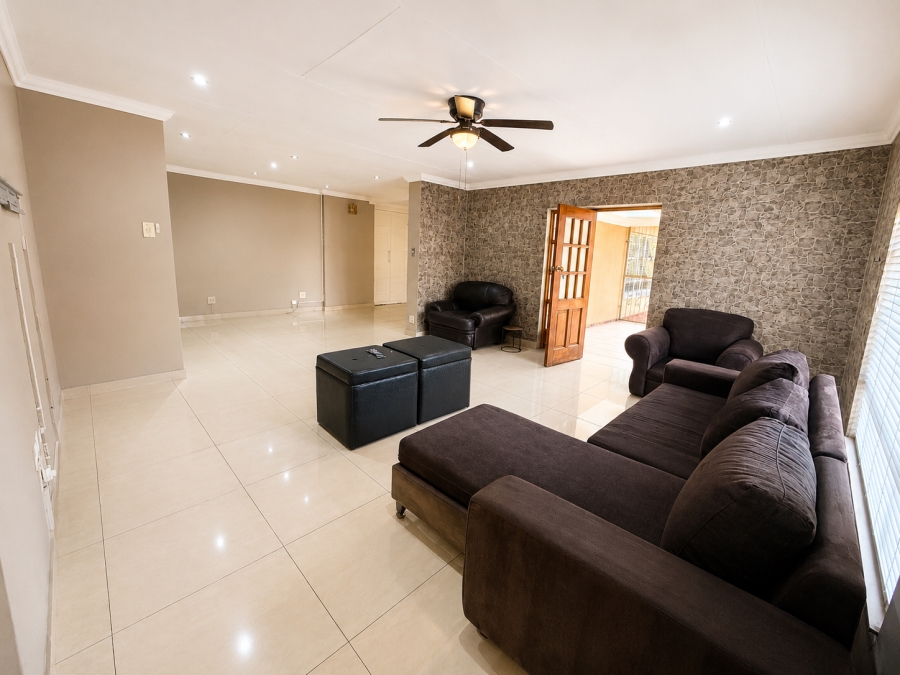 To Let 4 Bedroom Property for Rent in Cosmosrand Mpumalanga