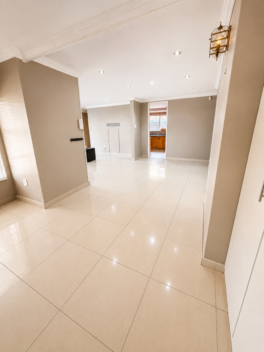 To Let 4 Bedroom Property for Rent in Cosmosrand Mpumalanga