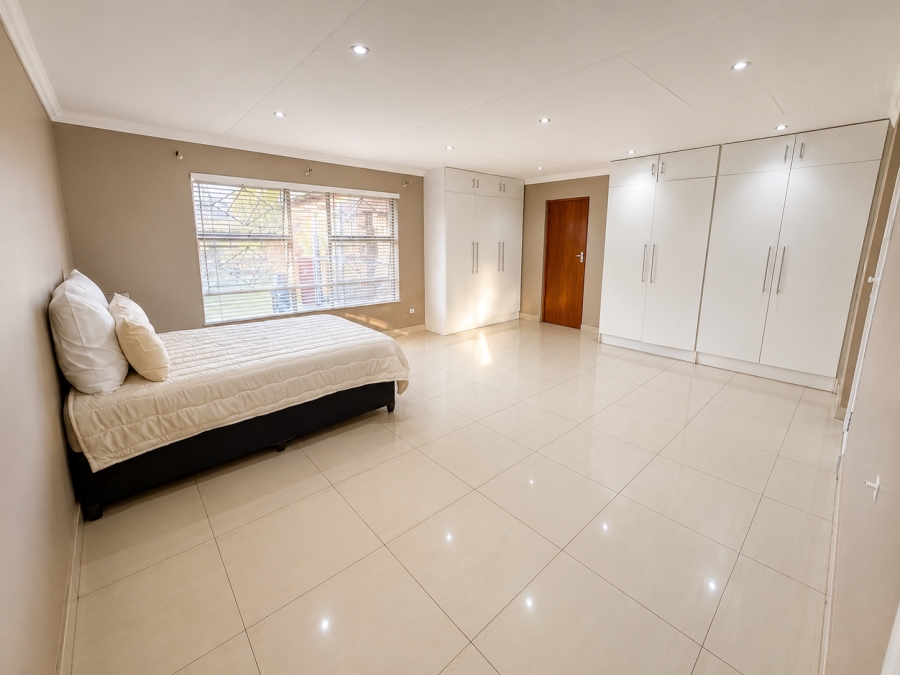 To Let 4 Bedroom Property for Rent in Cosmosrand Mpumalanga
