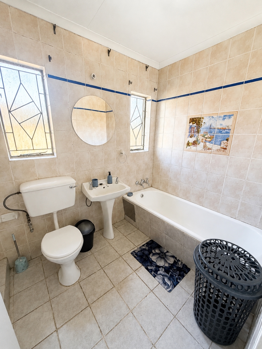 To Let 4 Bedroom Property for Rent in Cosmosrand Mpumalanga