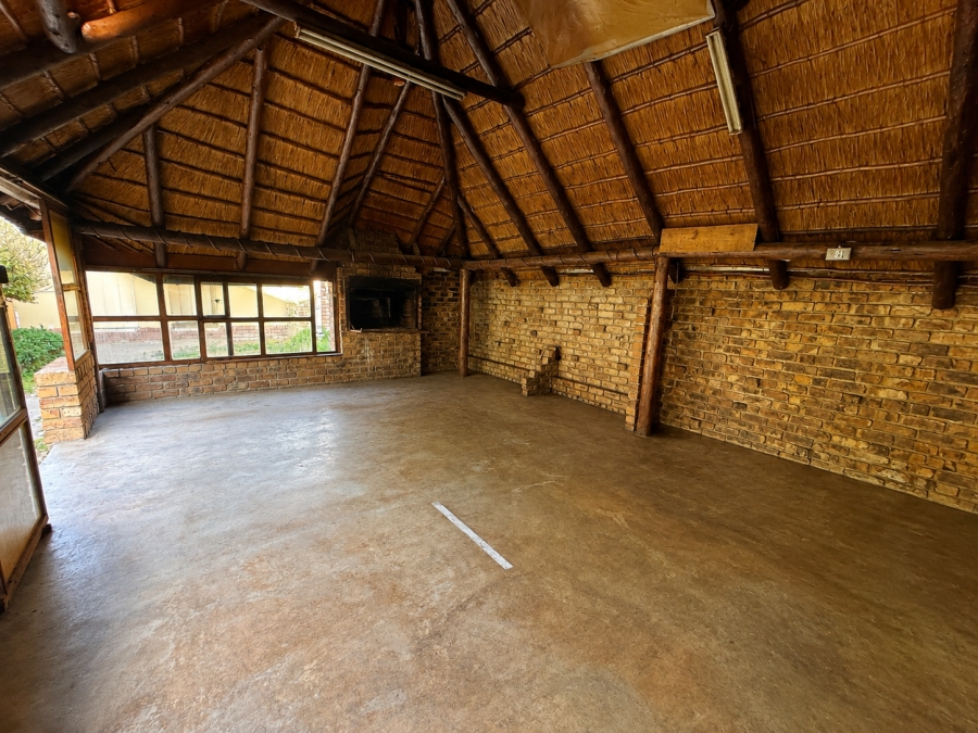 To Let 4 Bedroom Property for Rent in Cosmosrand Mpumalanga