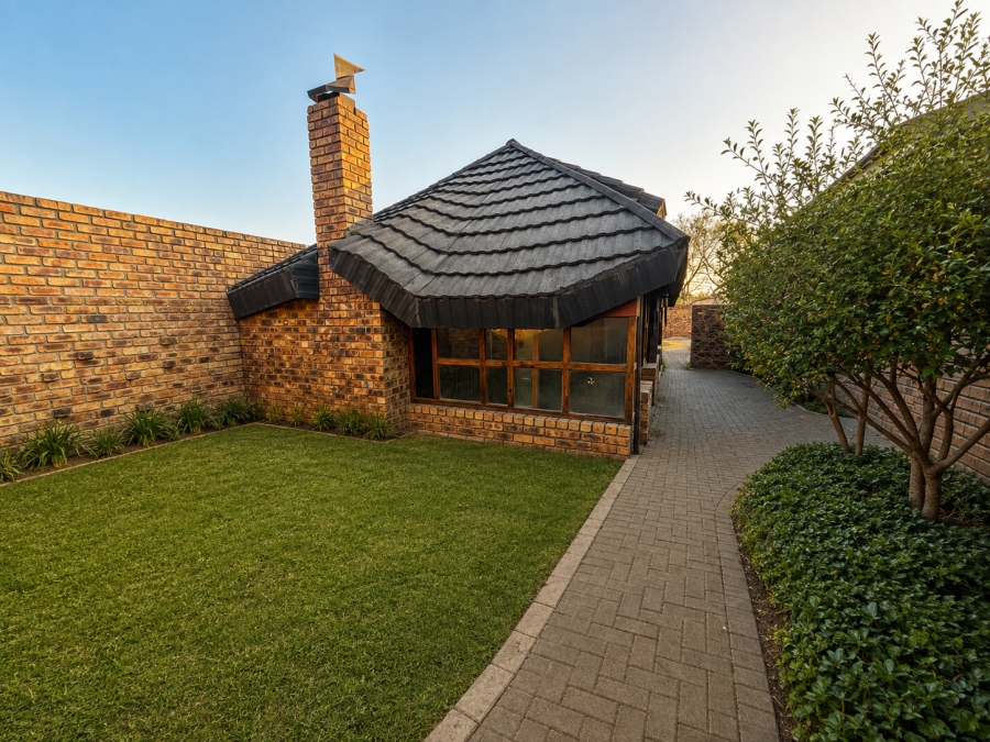 To Let 4 Bedroom Property for Rent in Cosmosrand Mpumalanga