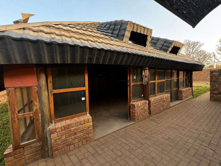 To Let 4 Bedroom Property for Rent in Cosmosrand Mpumalanga