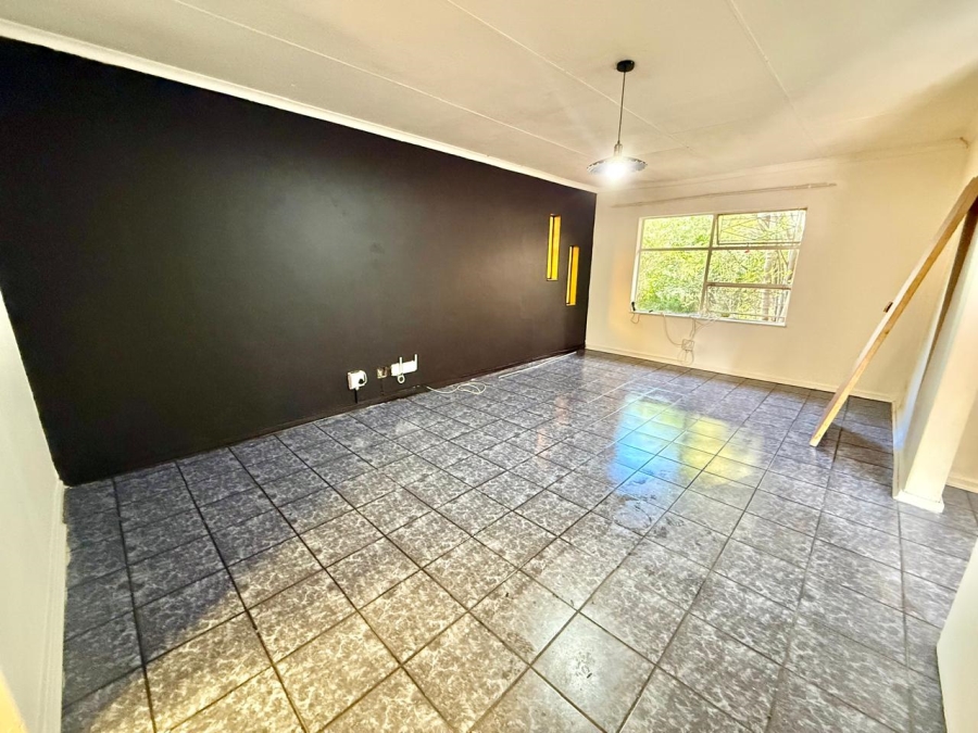 To Let 3 Bedroom Property for Rent in Cosmosrand Mpumalanga