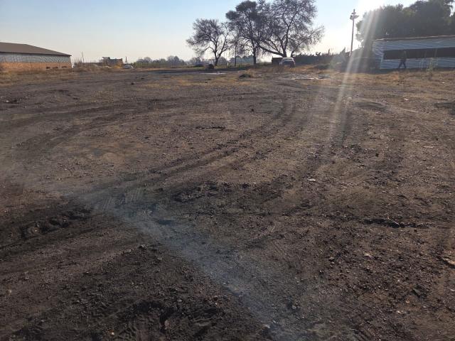 To Let Commercial Property for Rent in Hlalamandi Mpumalanga