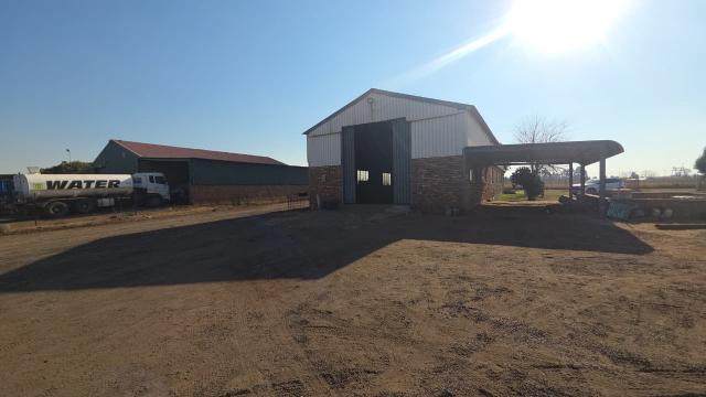 To Let Commercial Property for Rent in Hlalamandi Mpumalanga