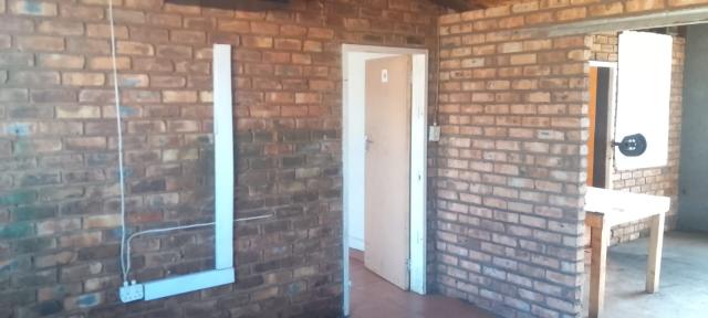 To Let Commercial Property for Rent in Hlalamandi Mpumalanga