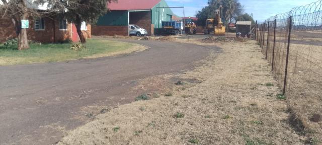 To Let Commercial Property for Rent in Hlalamandi Mpumalanga