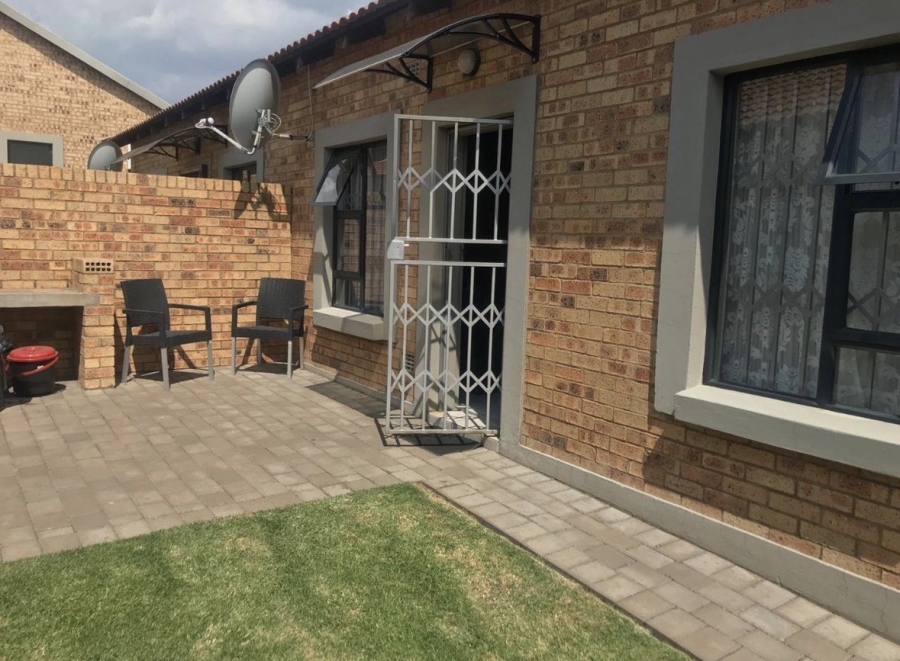 To Let 3 Bedroom Property for Rent in Terra Nova Mpumalanga