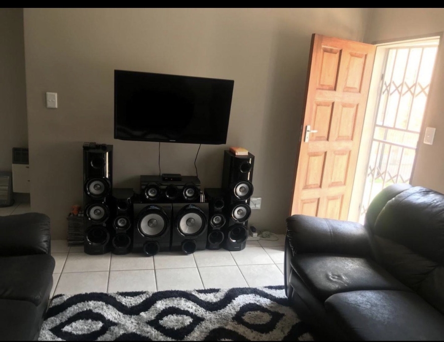 To Let 3 Bedroom Property for Rent in Terra Nova Mpumalanga
