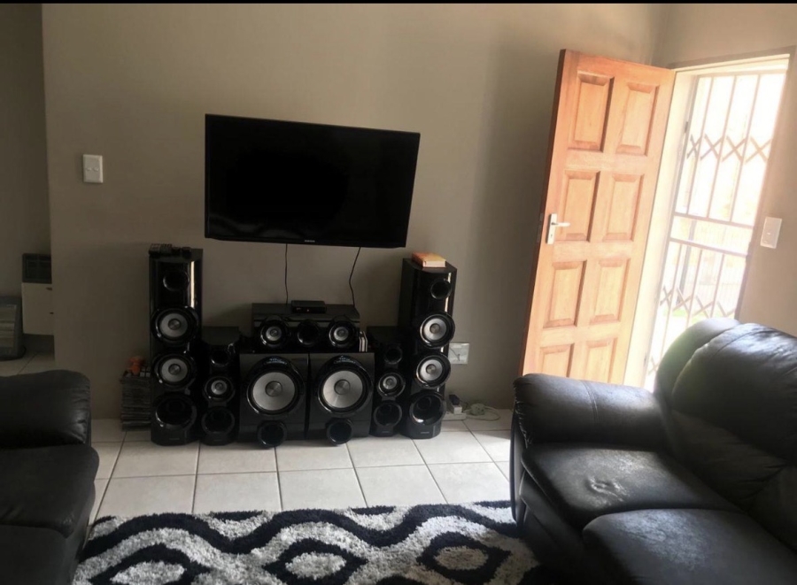 To Let 3 Bedroom Property for Rent in Terra Nova Mpumalanga